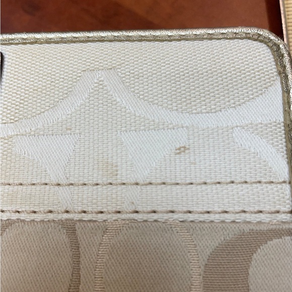 Coach Poppy Wallet - Picture 11 of 11